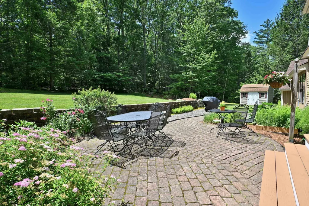 44 Berkley Street Merrimack NH 03054