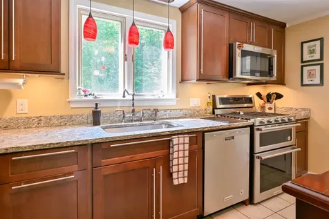 44 Berkley Street Merrimack NH 03054