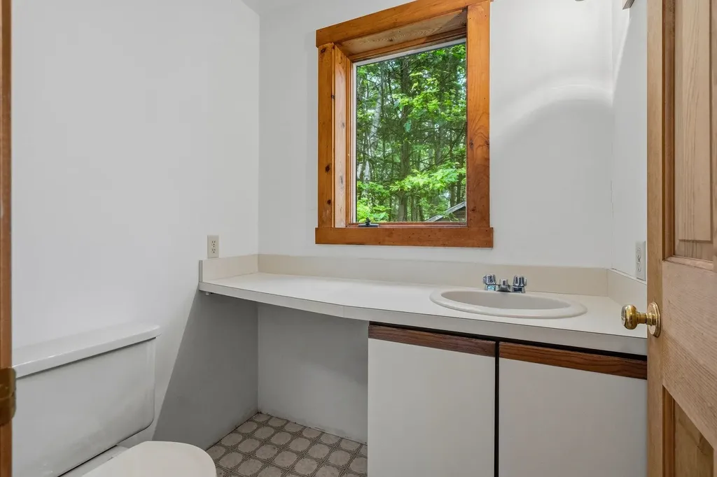 18 Devon Drive Danville NH 03819