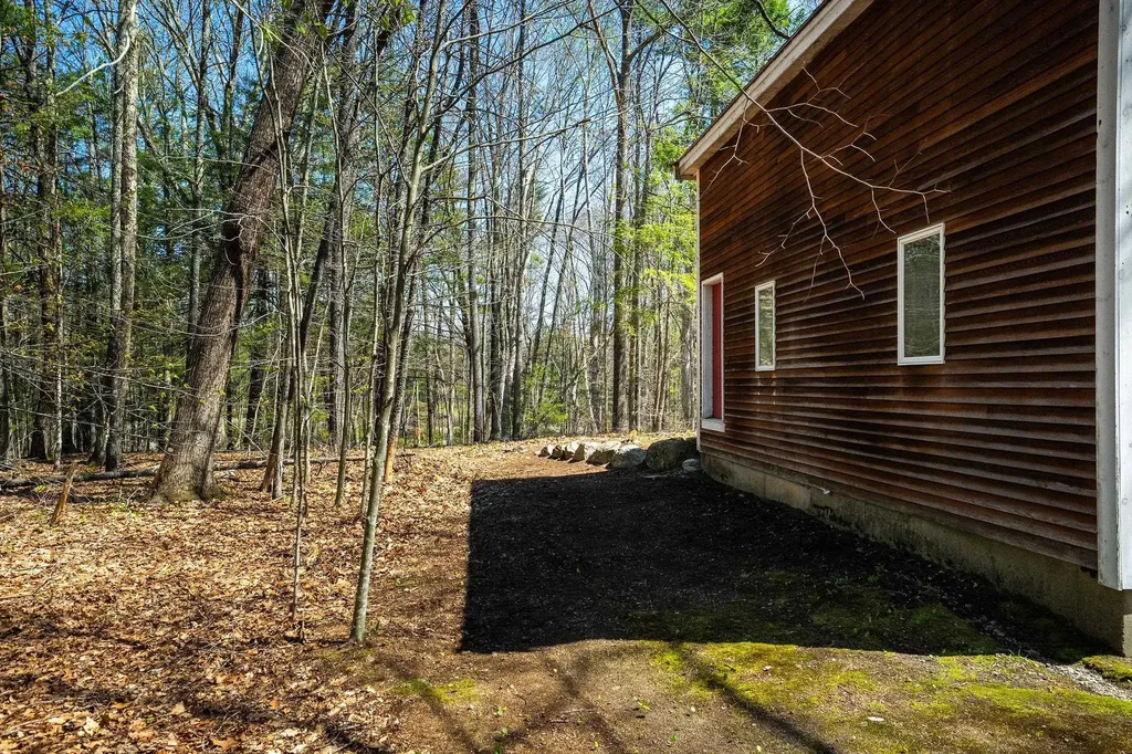 18 Devon Drive Danville NH 03819