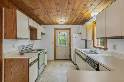 18 Devon Drive Danville NH 03819