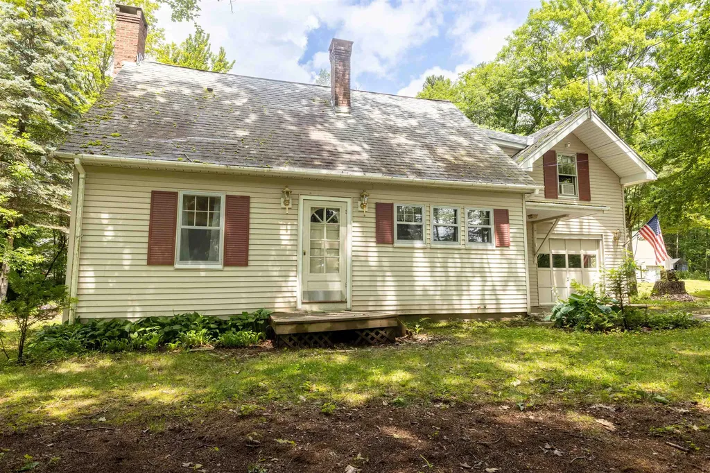 32 Grannis Street Claremont NH 03743