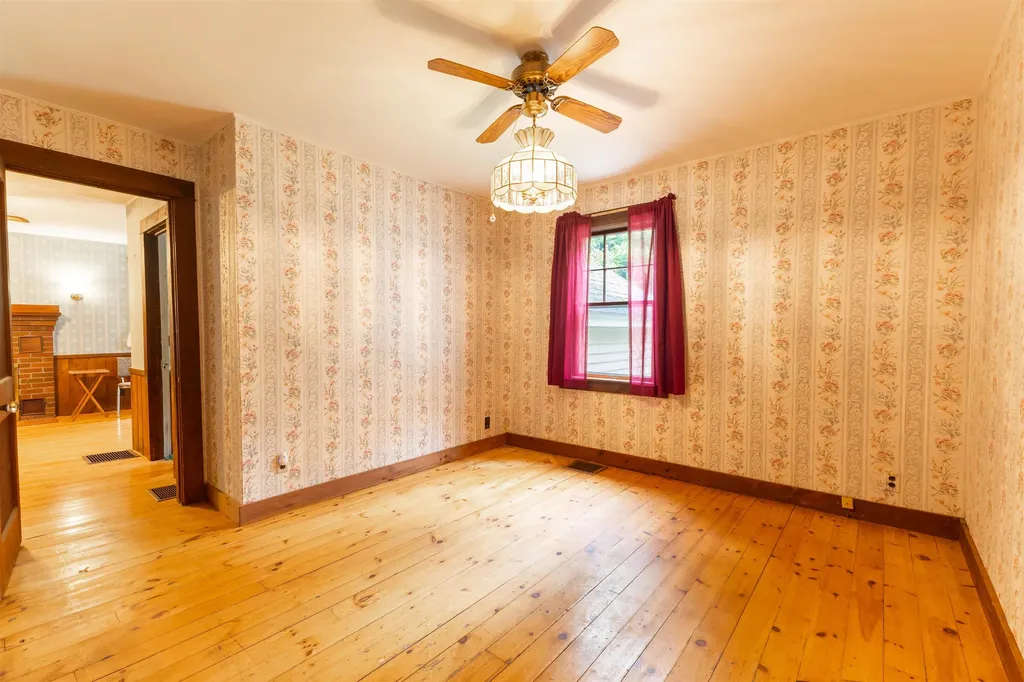 32 Grannis Street Claremont NH 03743
