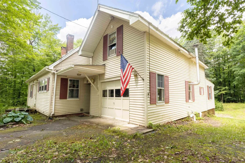 32 Grannis Street Claremont NH 03743