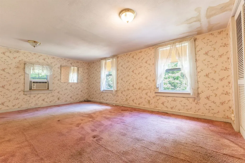 32 Grannis Street Claremont NH 03743
