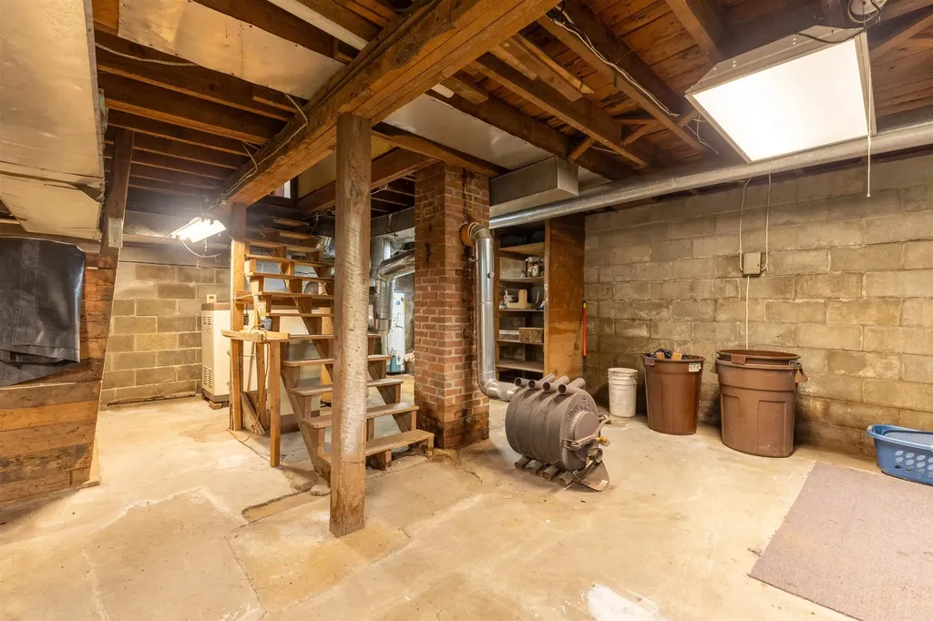 32 Grannis Street Claremont NH 03743