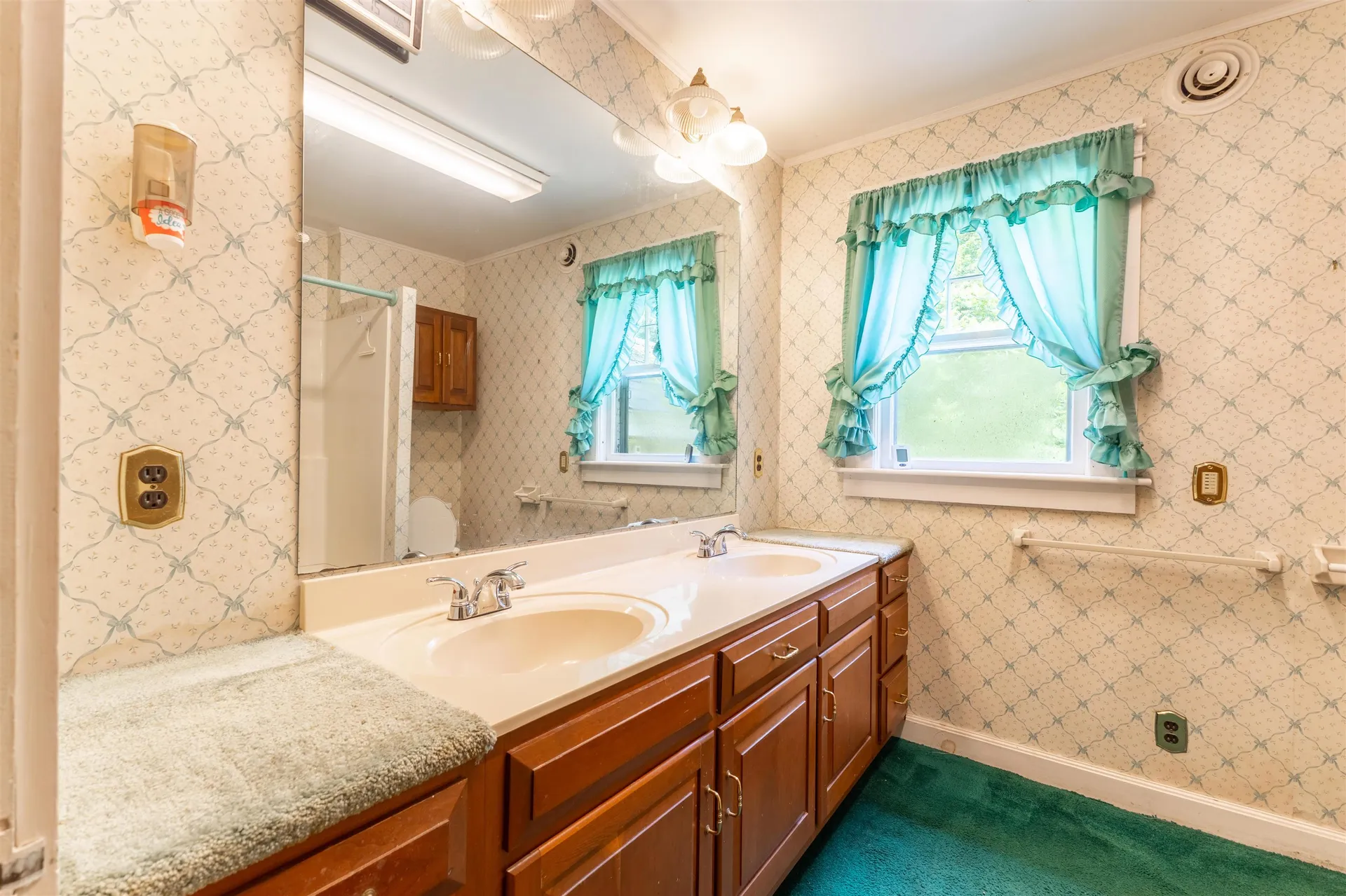 32 Grannis Street Claremont NH 03743