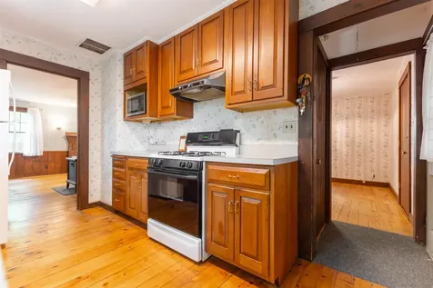 32 Grannis Street Claremont NH 03743
