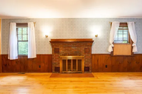 32 Grannis Street Claremont NH 03743