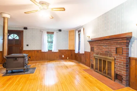 32 Grannis Street Claremont NH 03743