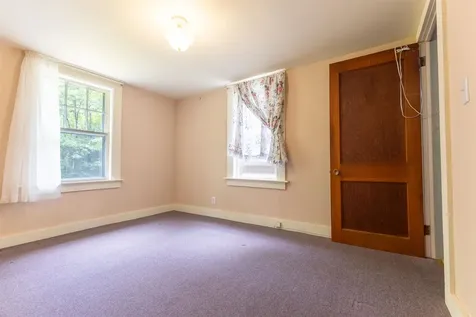 32 Grannis Street Claremont NH 03743