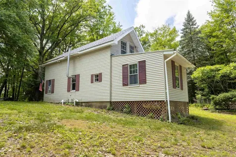 32 Grannis Street Claremont NH 03743