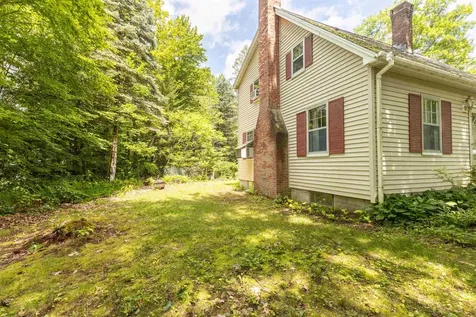 32 Grannis Street Claremont NH 03743