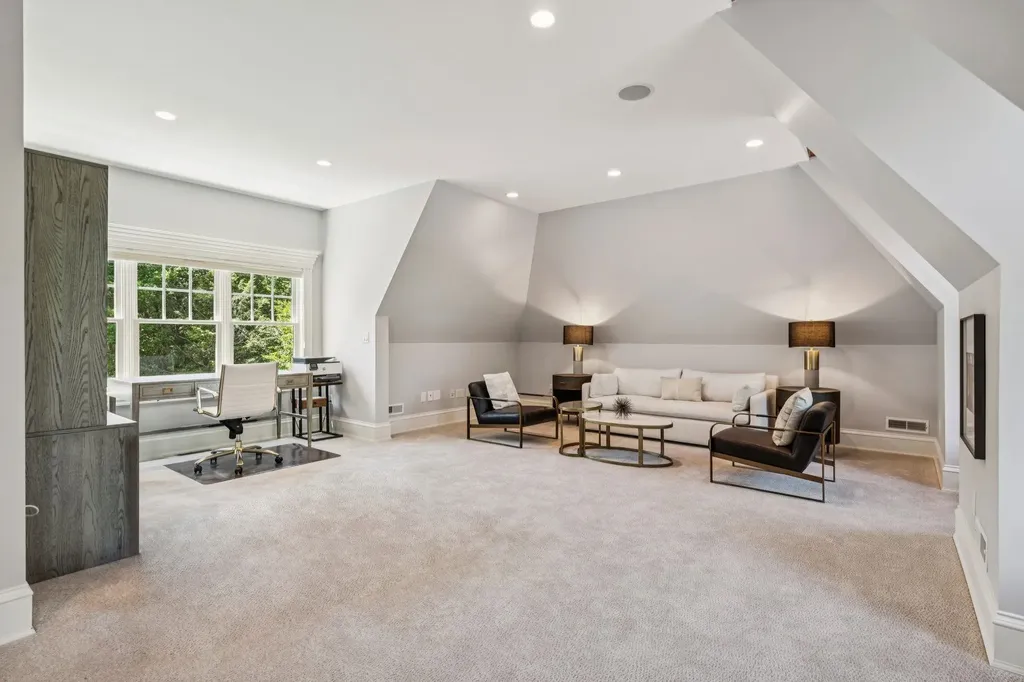 1 Willowbrook Court Bedford NH 03110