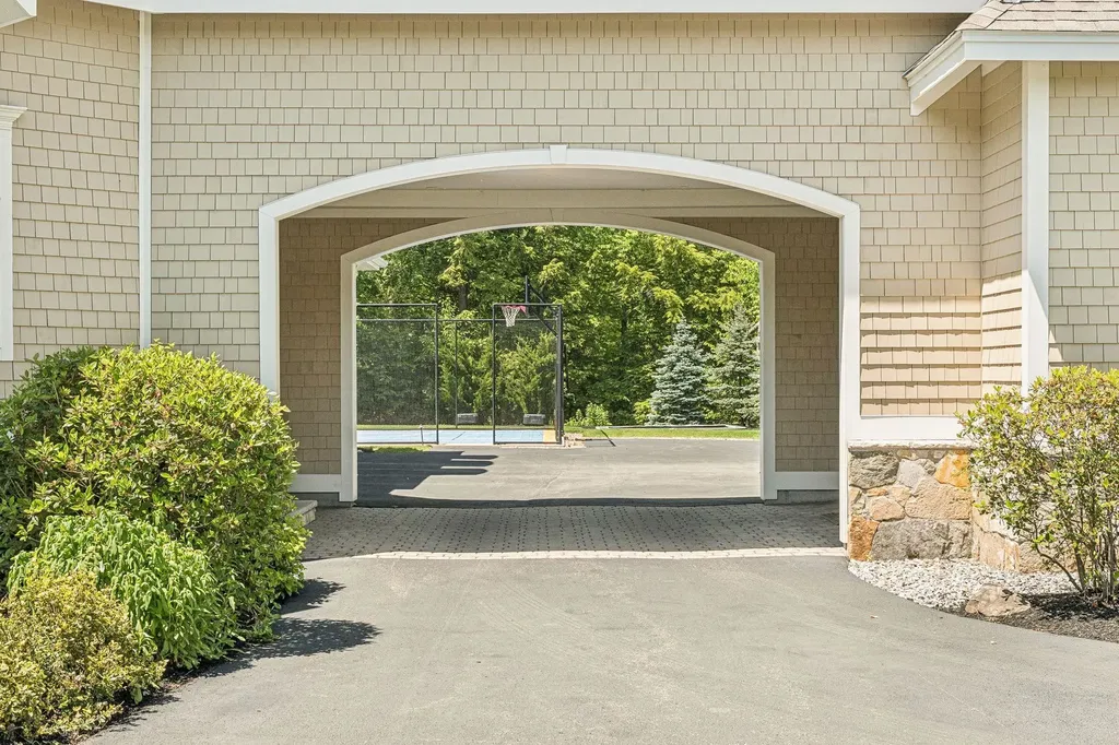 1 Willowbrook Court Bedford NH 03110