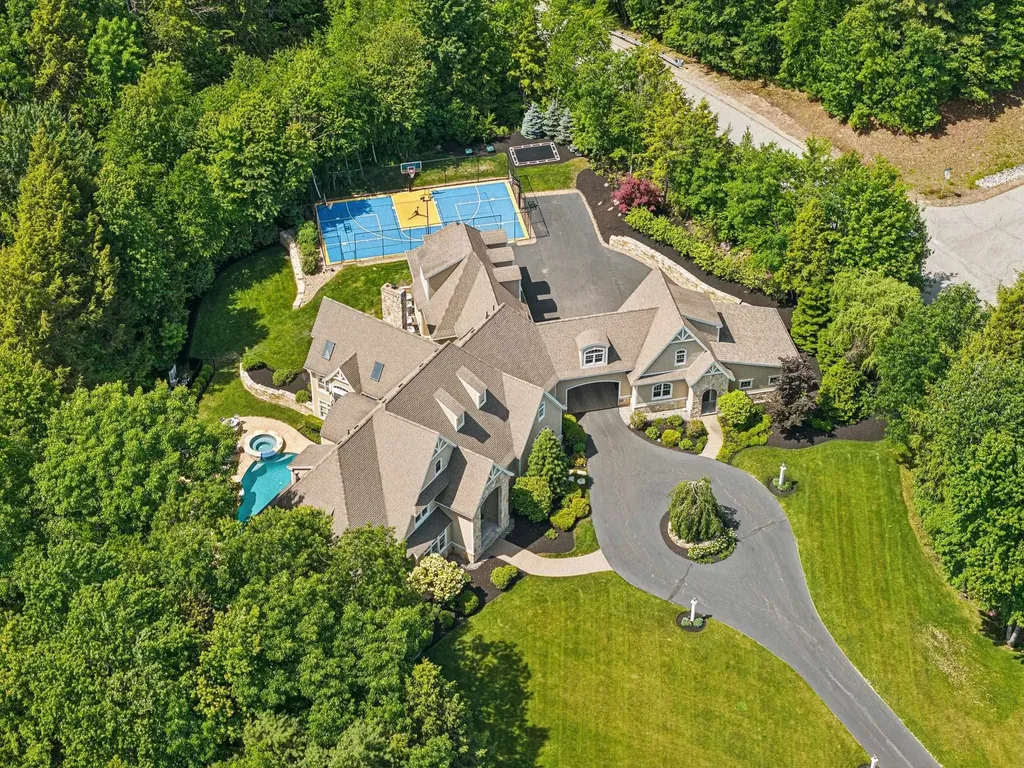 1 Willowbrook Court Bedford NH 03110