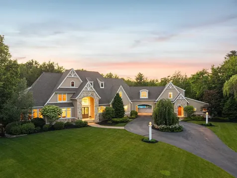 1 Willowbrook Court Bedford NH 03110