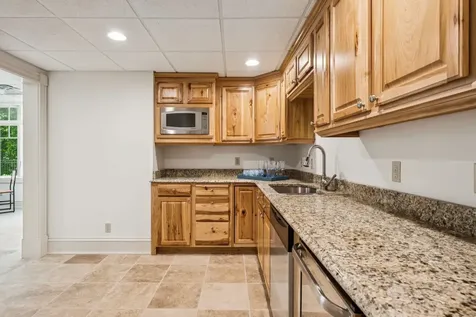 1 Willowbrook Court Bedford NH 03110