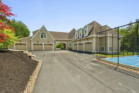 1 Willowbrook Court Bedford NH 03110