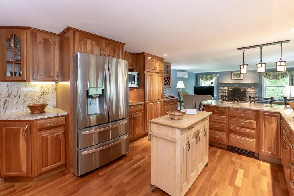 15 Cummings Cove Road Meredith NH 03253
