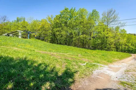 31 Farm Road Peru VT 05152