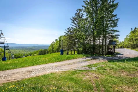 31 Farm Road Peru VT 05152