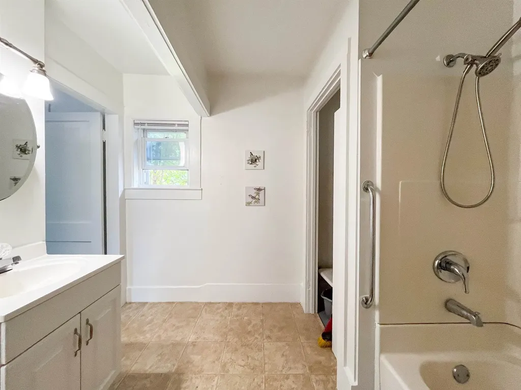 207 Main Street Littleton NH 03561