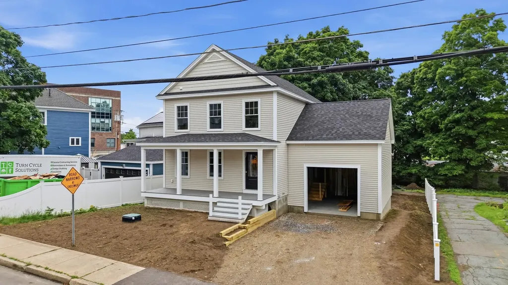 16 Manchester Street Nashua NH 03064