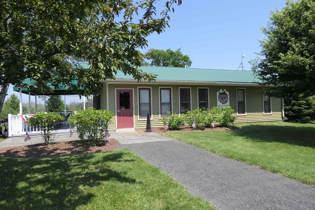 17 Eagle Lane South Hero VT 06586