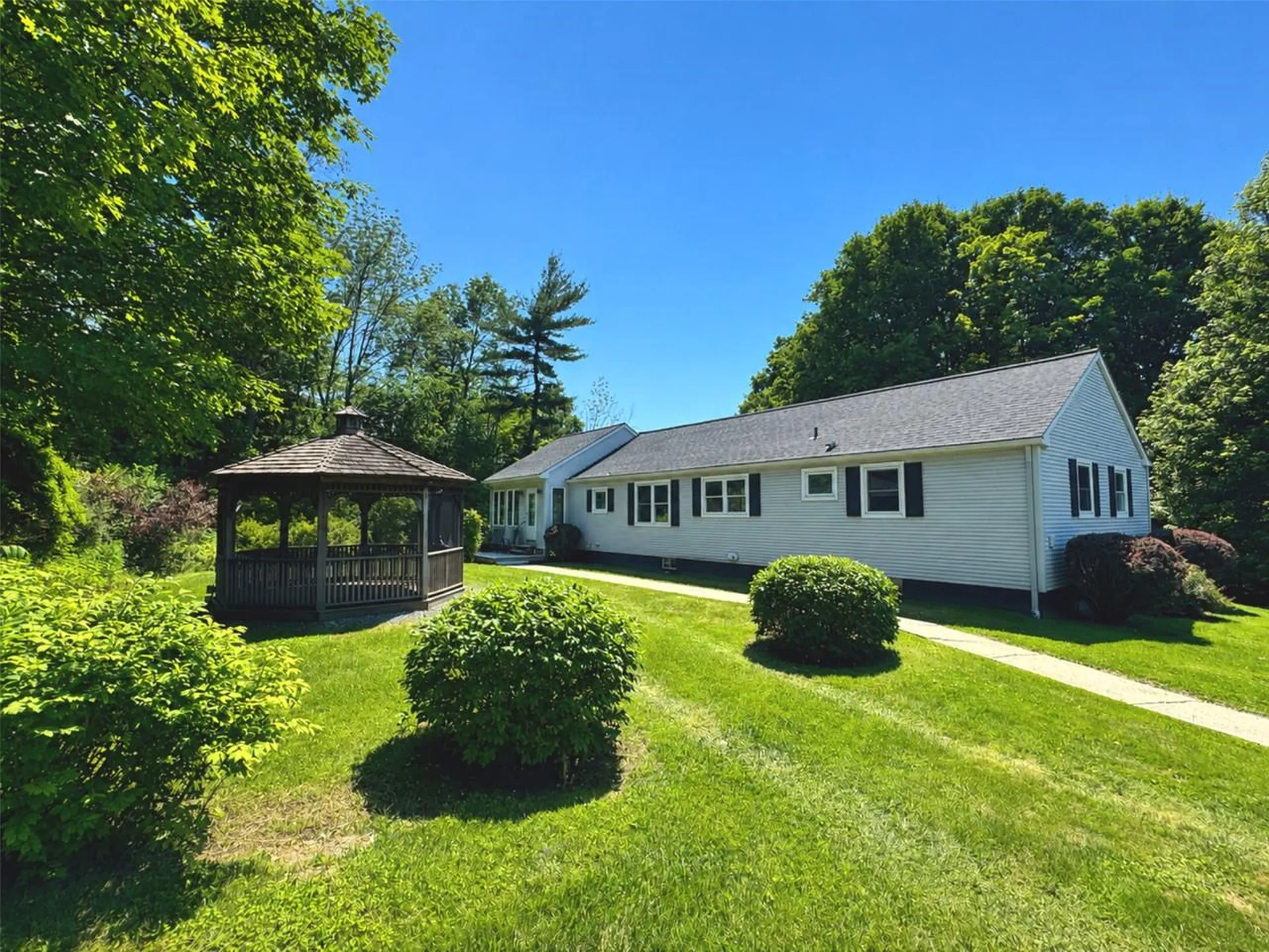 Richmond VT, 240 Jericho Road