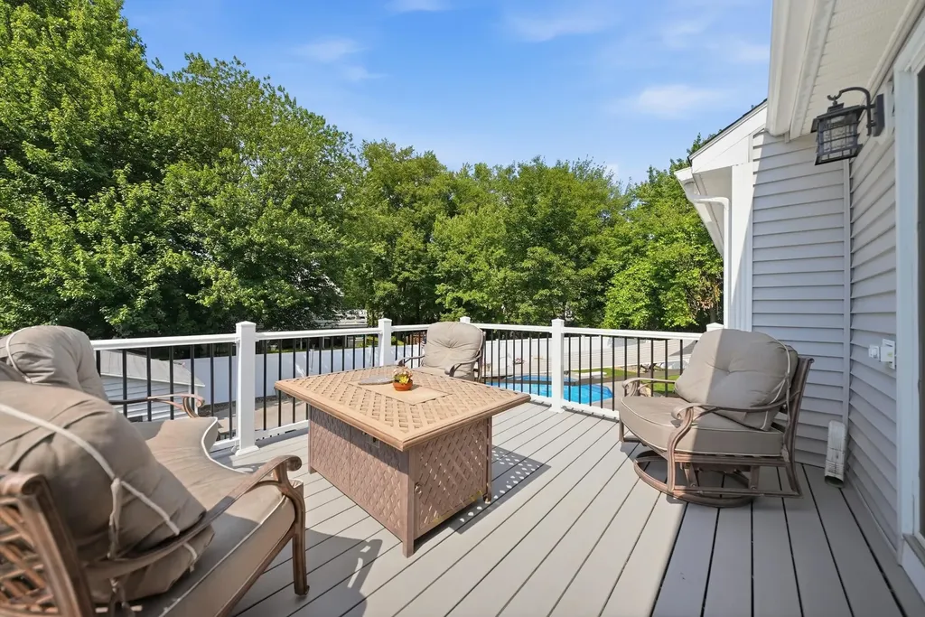 50 Langholm Drive Nashua NH 03062