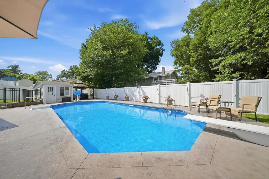 50 Langholm Drive Nashua NH 03062
