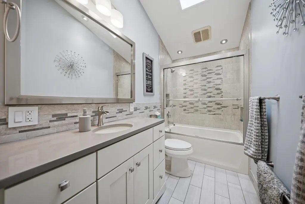 50 Langholm Drive Nashua NH 03062