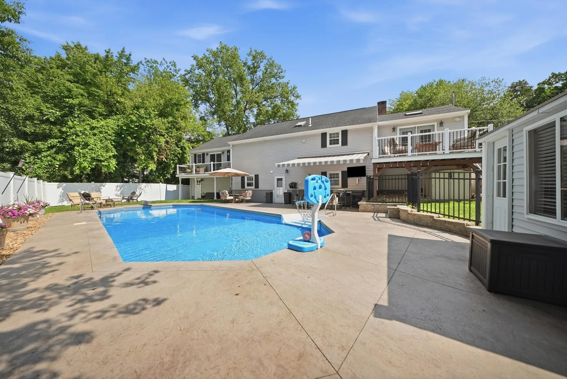 50 Langholm Drive Nashua NH 03062
