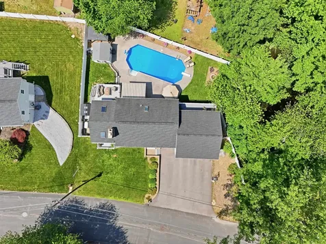 50 Langholm Drive Nashua NH 03062