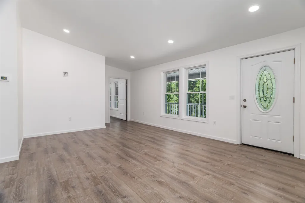 54 Deacons Lane Troy NH 03465