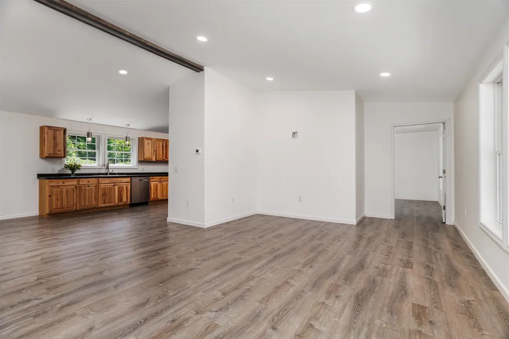 54 Deacons Lane Troy NH 03465