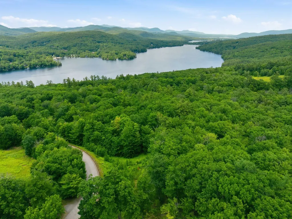 6 Squam River Landing Ashland NH 03217