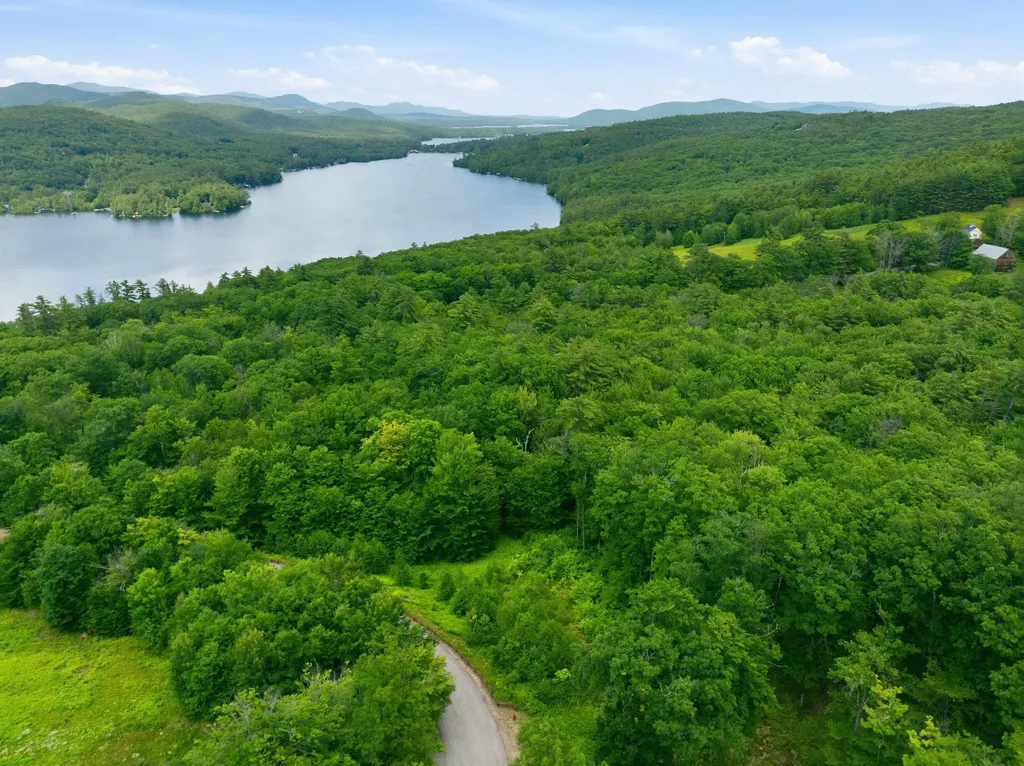 6 Squam River Landing Ashland NH 03217