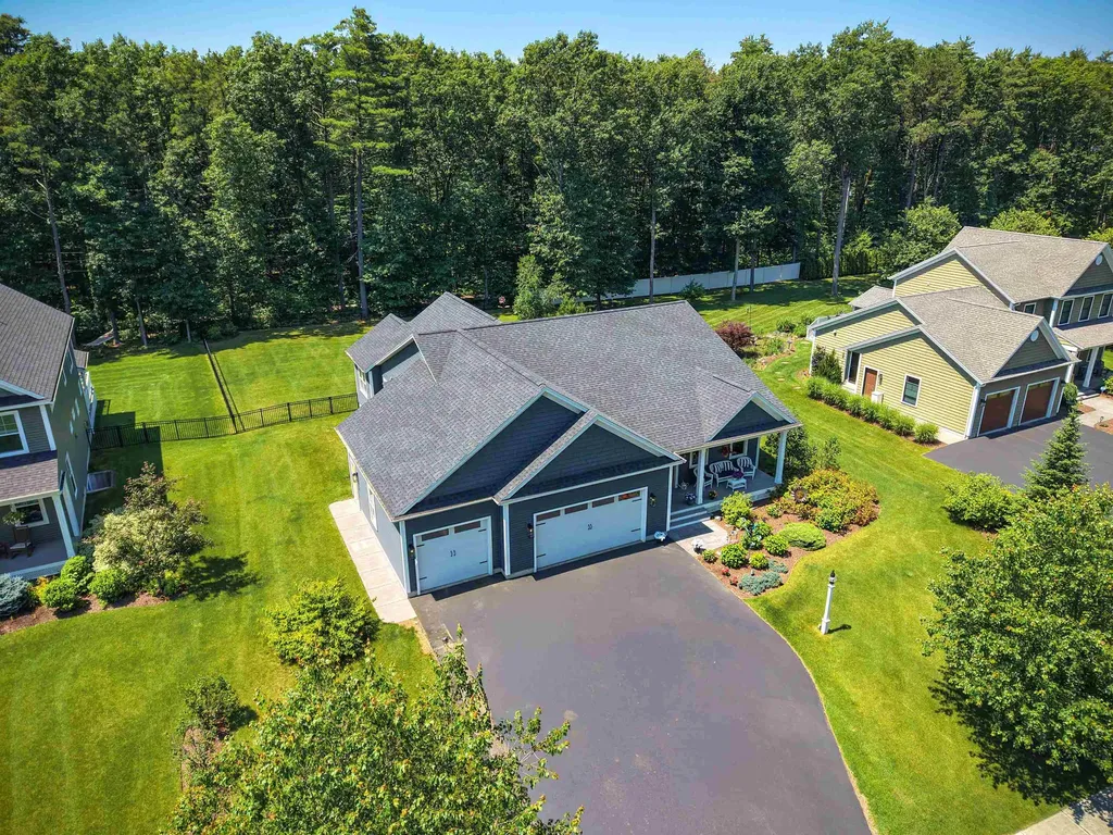 25 Jen Barry Lane Colchester VT 05446
