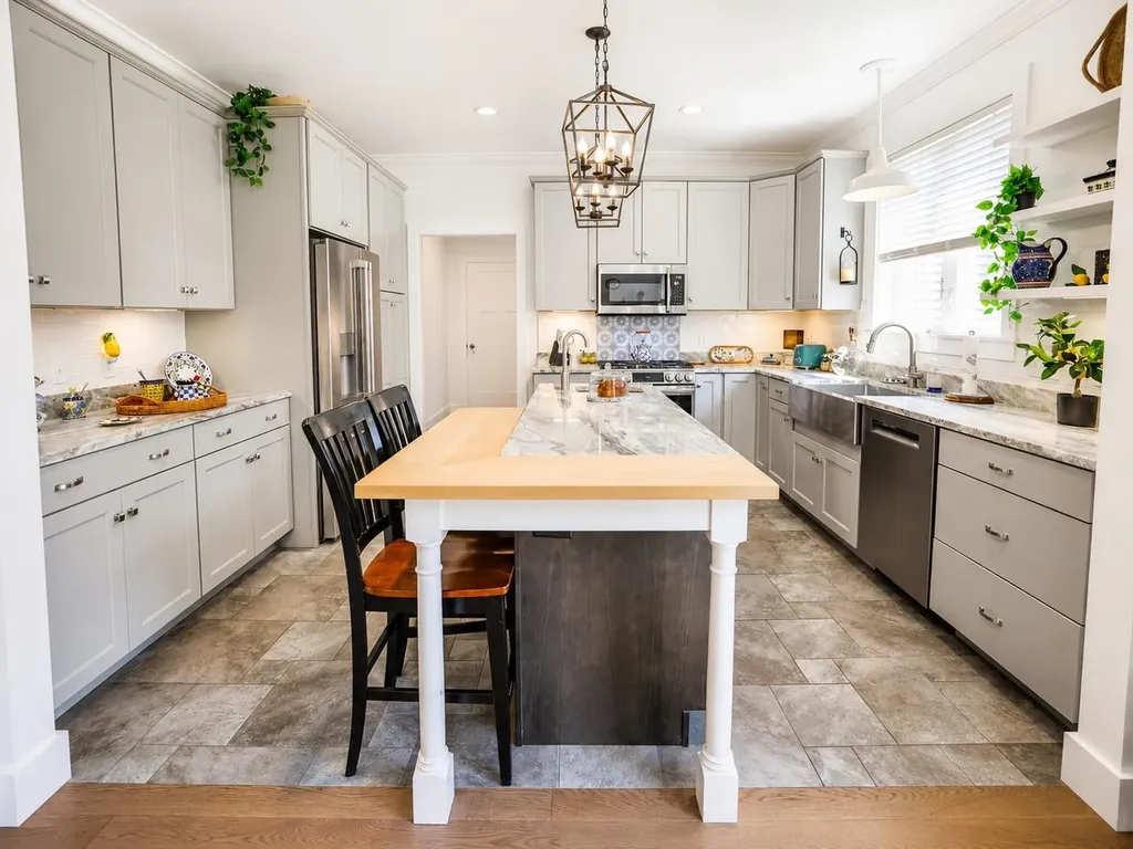 25 Jen Barry Lane Colchester VT 05446