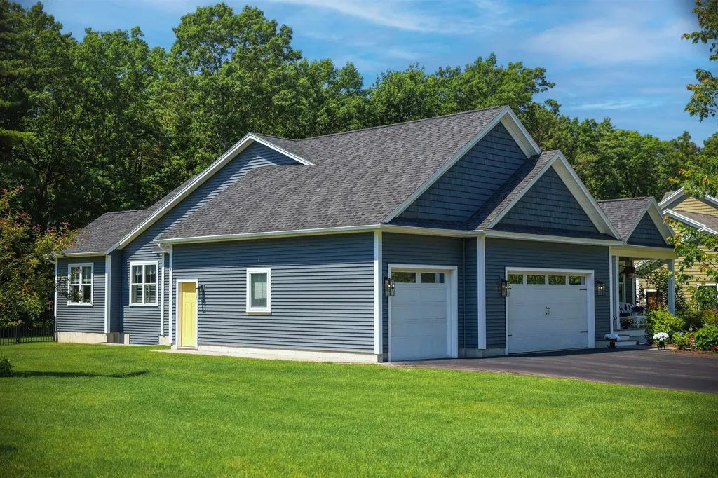 25 Jen Barry Lane Colchester VT 05446