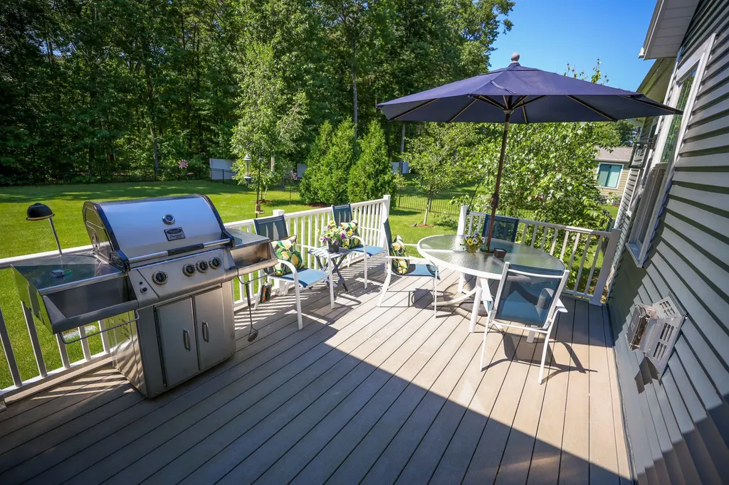 25 Jen Barry Lane Colchester VT 05446