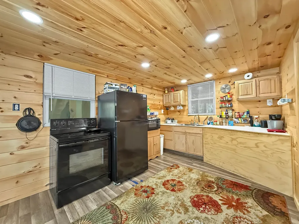 55 Meadow View Drive Pittsburg NH 03592