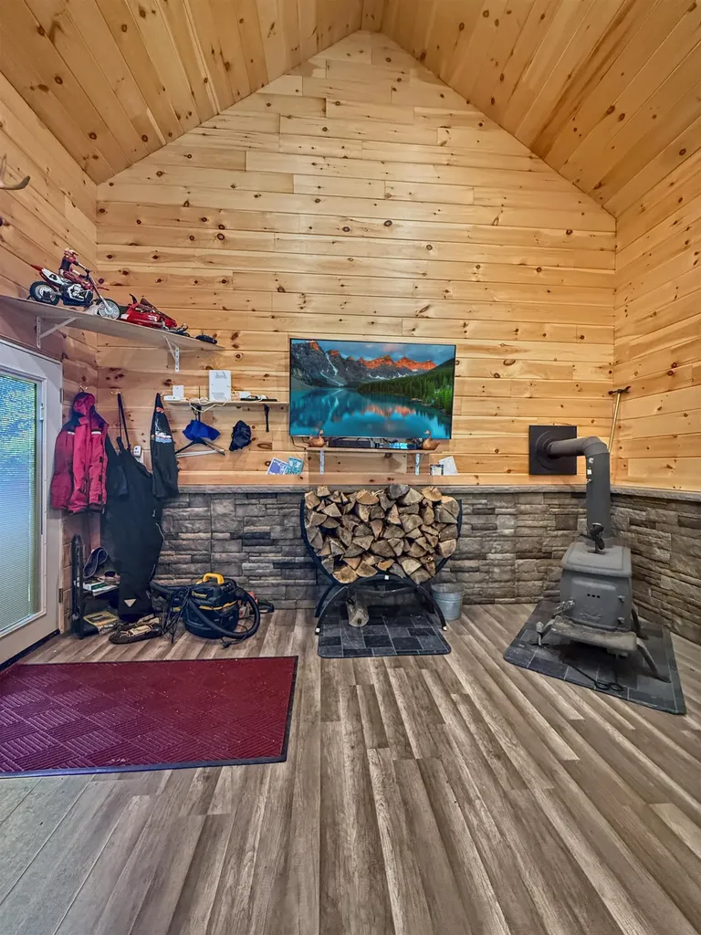 55 Meadow View Drive Pittsburg NH 03592