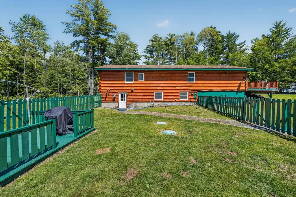 6 Woodthrush Acres Road Whitefield NH 03598