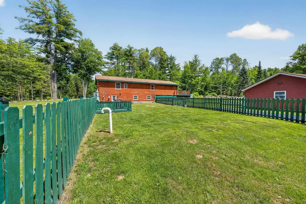 6 Woodthrush Acres Road Whitefield NH 03598
