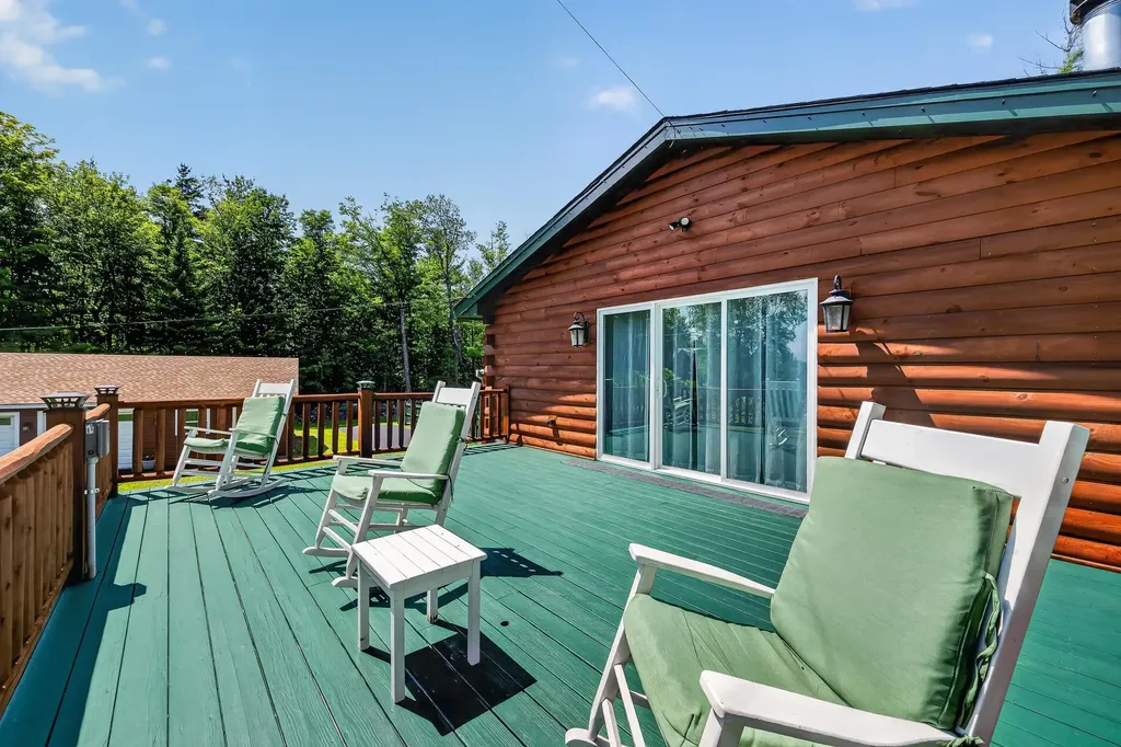 6 Woodthrush Acres Road Whitefield NH 03598