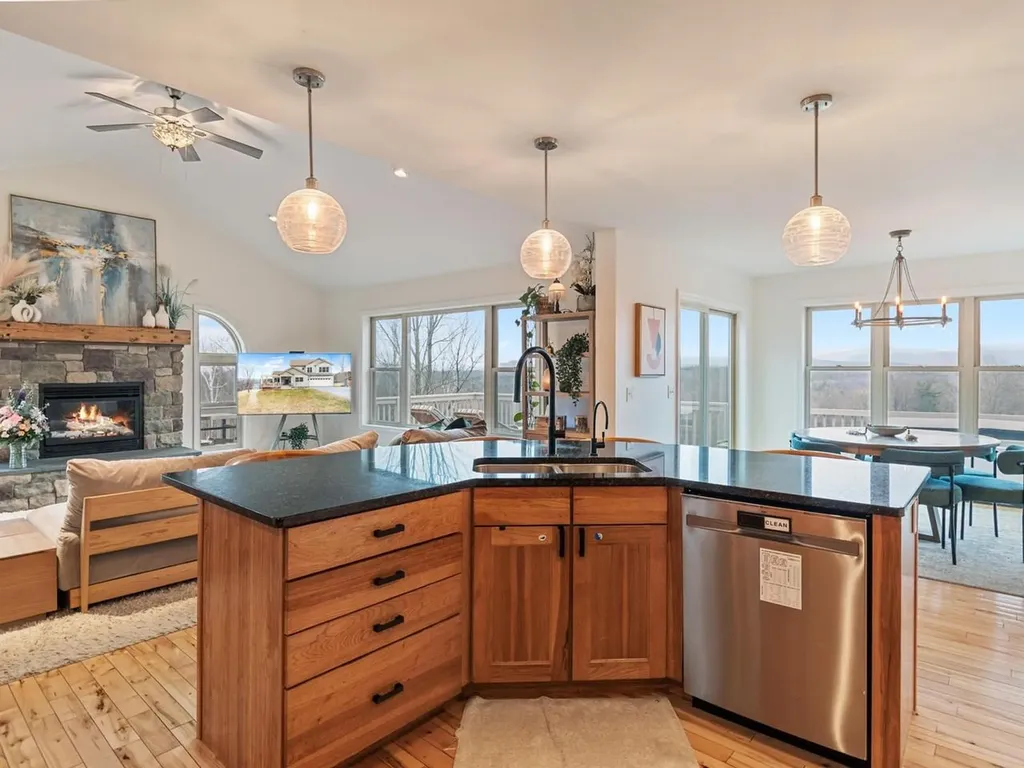 379 Breezy Hill Acres Monkton VT 05469