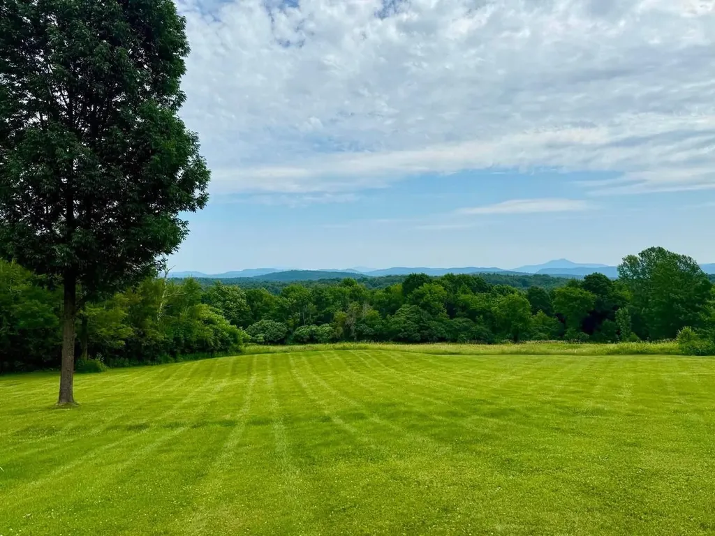 379 Breezy Hill Acres Monkton VT 05469
